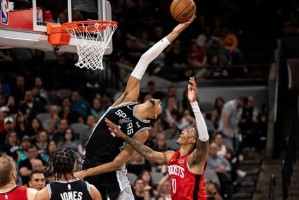 九游体育官网网页入口-赛季报销！火箭旧将突遭血栓噩梦，超级新星才21岁啊，可惜了…