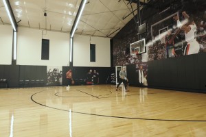 九游体育官网网页入口-重回球场！利拉德更新社媒 晒自己投篮+跑步训练视频